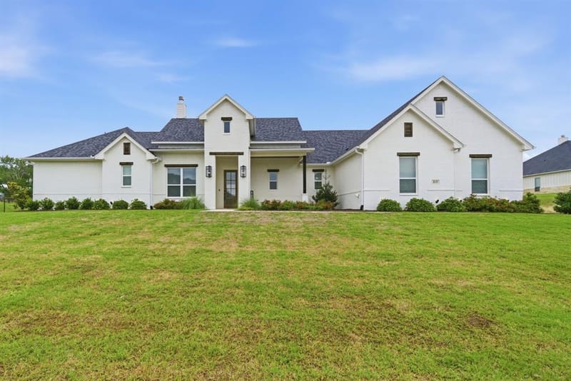 815 Wind River Pass, Azle TX 76020