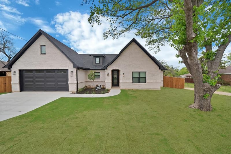 905 N Trinity Street, Decatur TX 76234