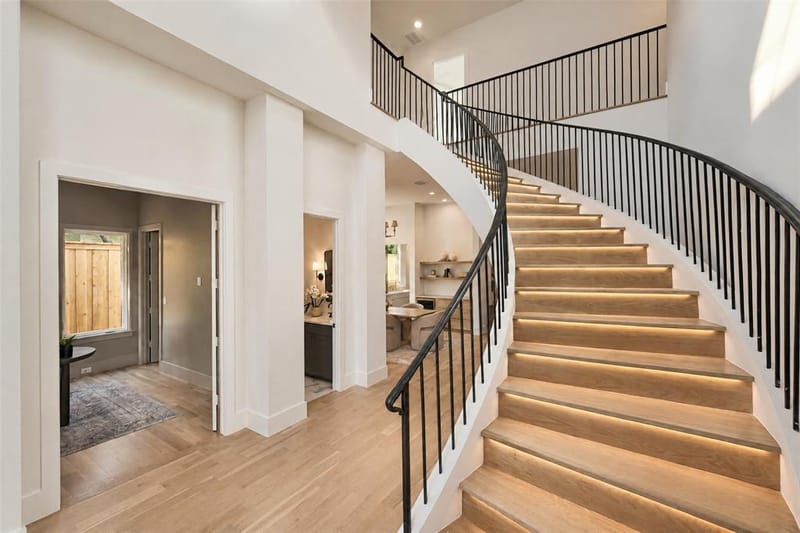 6551 Axton Lane, Dallas TX 75214 - Photo 3