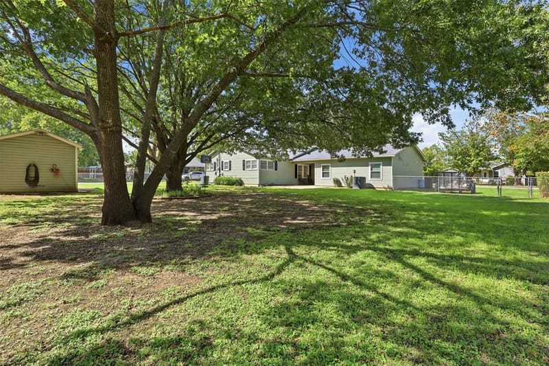 447 Bales Street, Cleburne TX 76033 - Photo 2