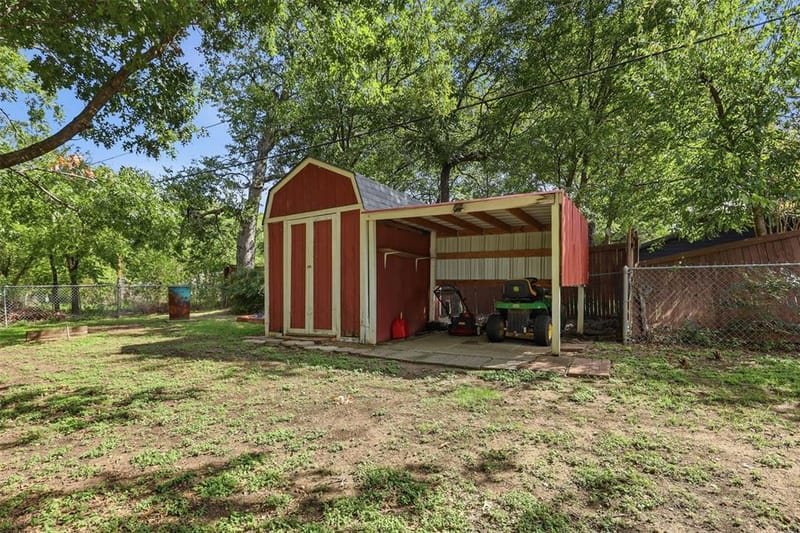 447 Bales Street, Cleburne TX 76033 - Photo 22