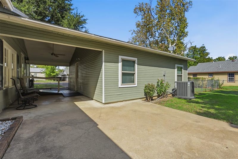 447 Bales Street, Cleburne TX 76033 - Photo 20
