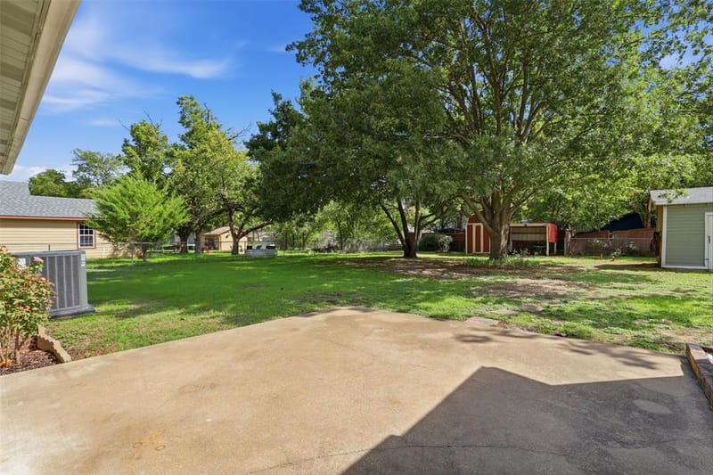 447 Bales Street, Cleburne TX 76033 - Photo 19