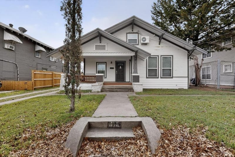 812 Centre Street, Dallas TX 75208 - Photo 2
