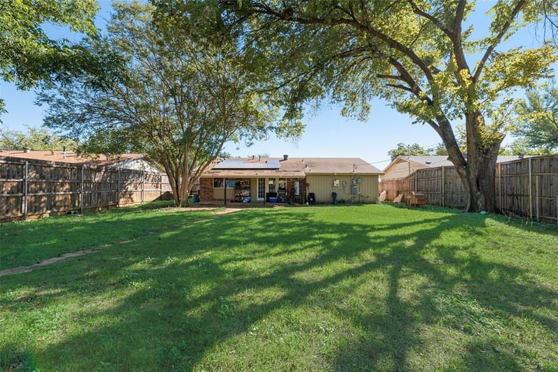 1717 Meadow Valley, Irving TX 75060 - Photo 10