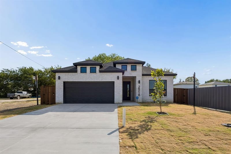 2518 Jeff Street, Dallas TX 75212 - Photo 2
