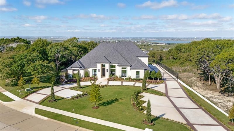 819 Bluff Ridge Drive, Cedar Hill TX 75104 - Photo 2