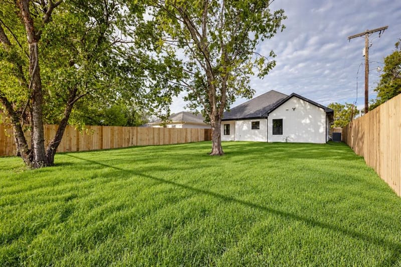 1328 Franklin Avenue, Bonham TX 75418 - Photo 23