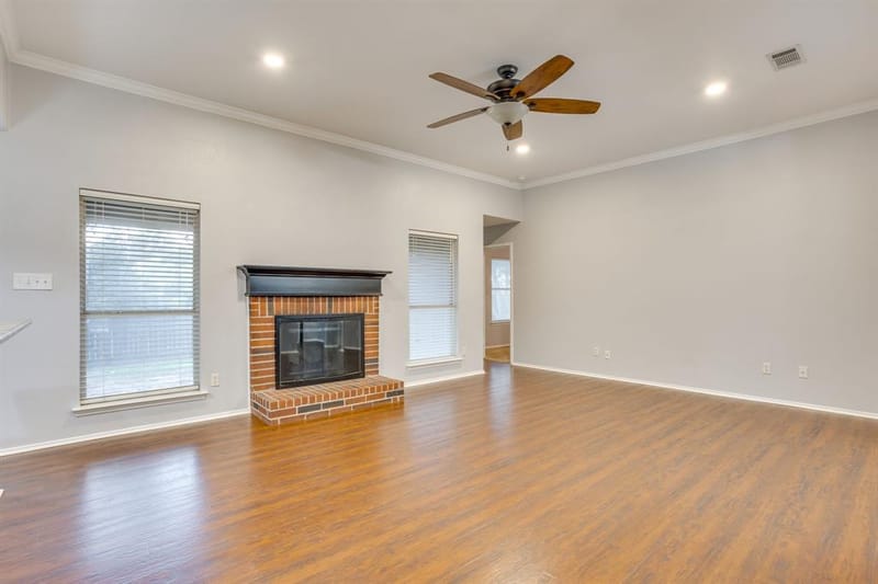 941 Jessica Drive, Burleson TX 76028 - Photo 5