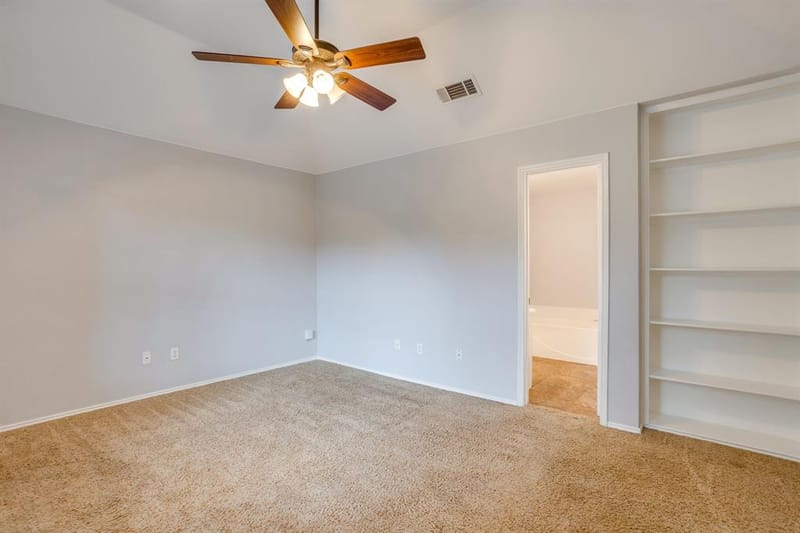 941 Jessica Drive, Burleson TX 76028 - Photo 14