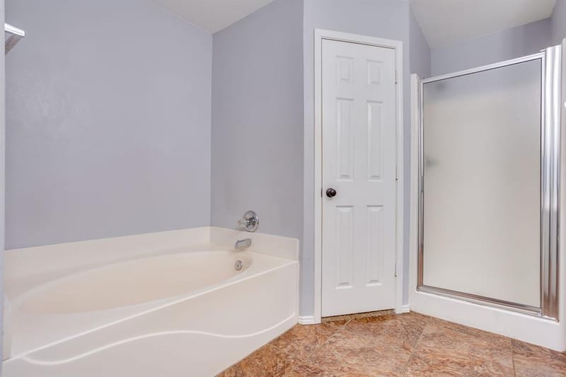 941 Jessica Drive, Burleson TX 76028 - Photo 18