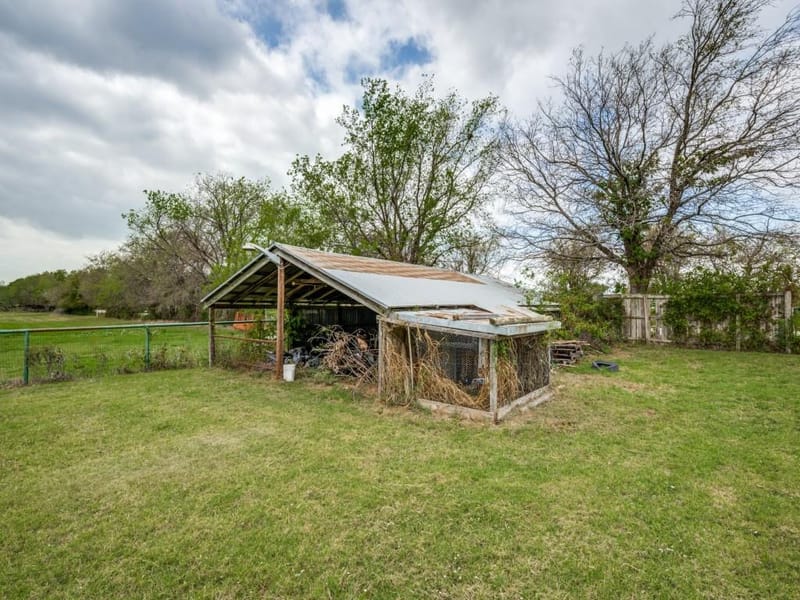 2209 Strader Road, Justin TX 76247 - Photo 27