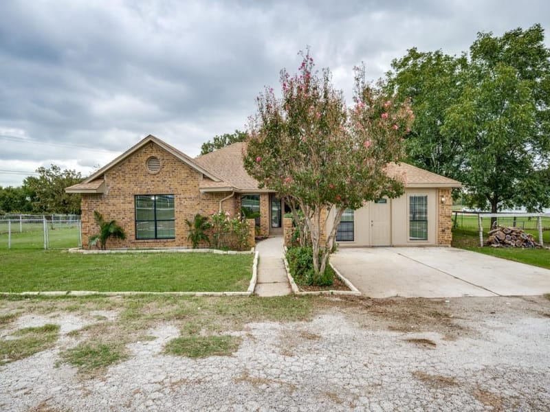 2209 Strader Road, Justin TX 76247 - Photo 4