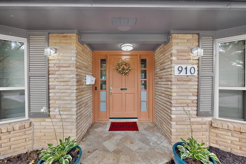 910 Sharpshire Street, Grand Prairie TX 75050 - Photo 3