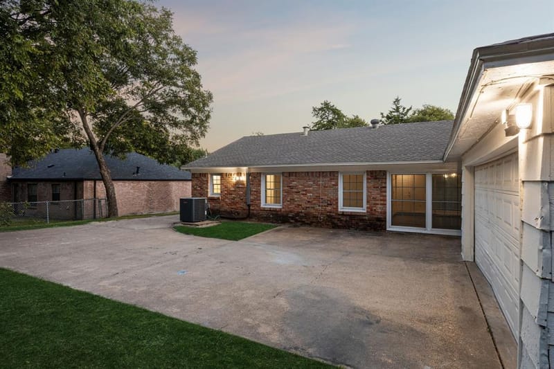 841 Brookwood Drive, Dallas TX 75224 - Photo 34
