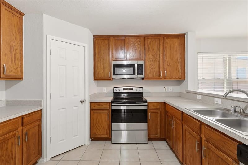 5112 Senator Drive, Fort Worth TX 76244 - Photo 6
