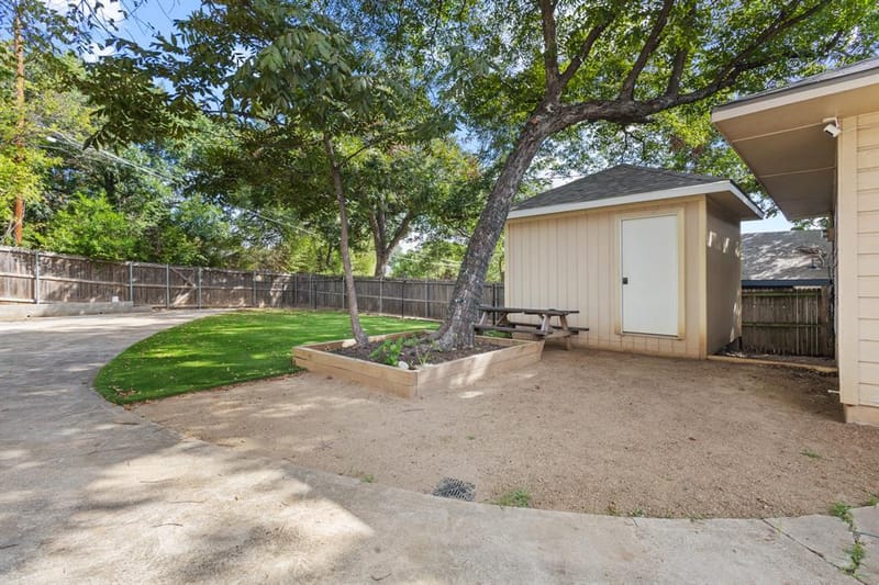 2861 W 9th Street, Dallas TX 75211 - Photo 27
