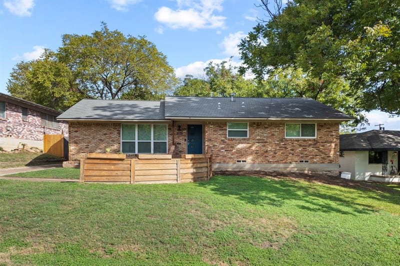 2861 W 9th Street, Dallas TX 75211