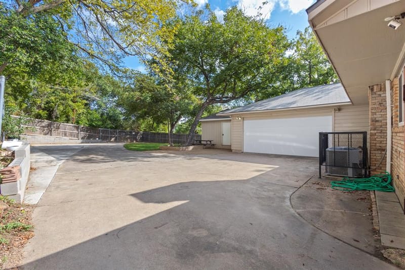 2861 W 9th Street, Dallas TX 75211 - Photo 31