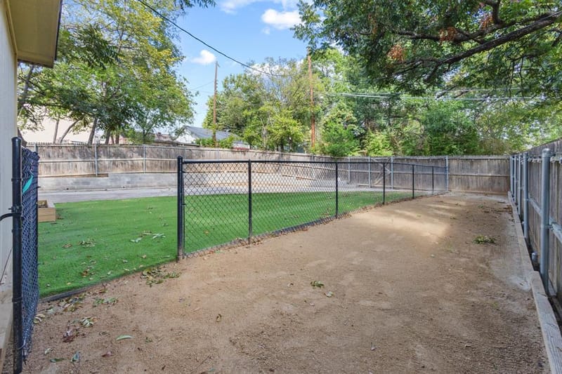 2861 W 9th Street, Dallas TX 75211 - Photo 29