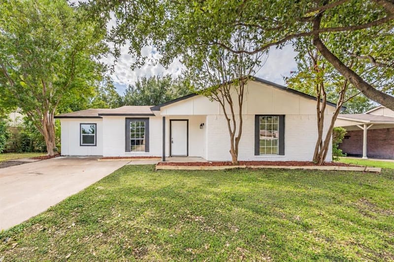 2310 Idlewood Drive, Arlington TX 76014