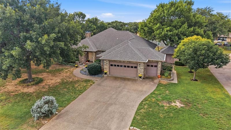 107 Navajo Trail, Lake Kiowa TX 76240