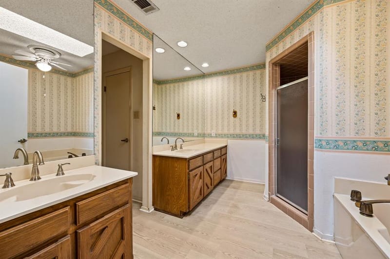 1700 Saxon Drive, Bedford TX 76021 - Photo 23