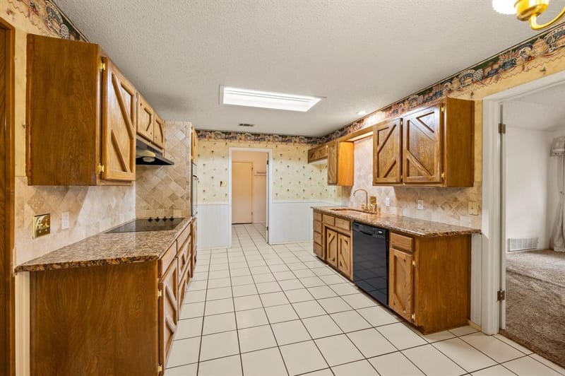1700 Saxon Drive, Bedford TX 76021 - Photo 13