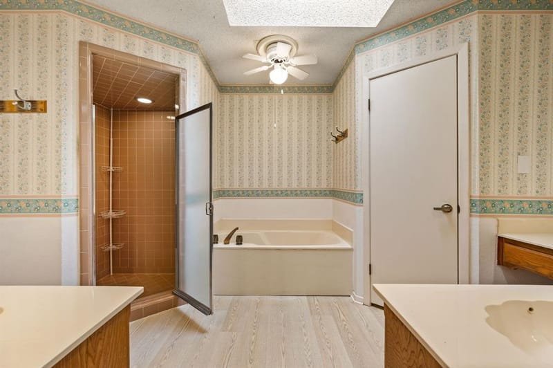 1700 Saxon Drive, Bedford TX 76021 - Photo 22