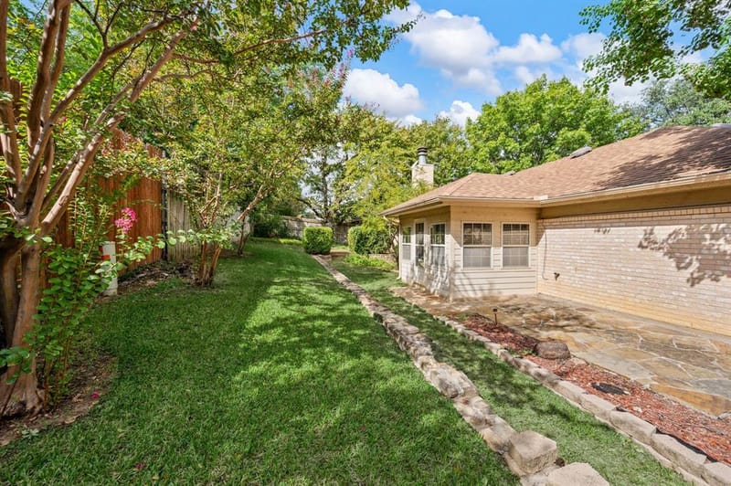 1700 Saxon Drive, Bedford TX 76021 - Photo 34
