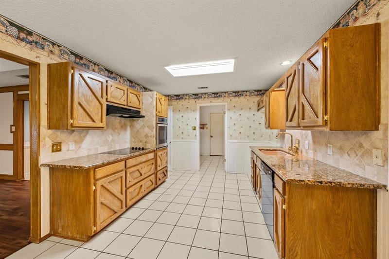1700 Saxon Drive, Bedford TX 76021 - Photo 14