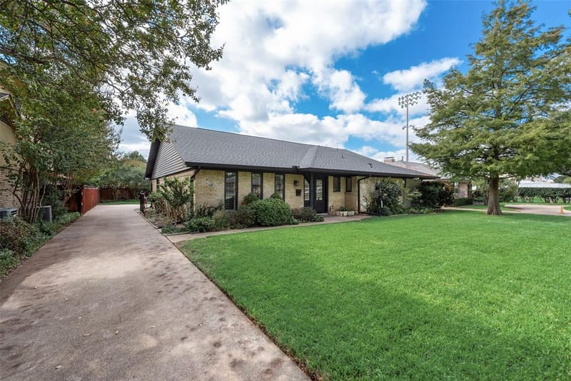 620 Cox Drive, Irving TX 75062 - Photo 2