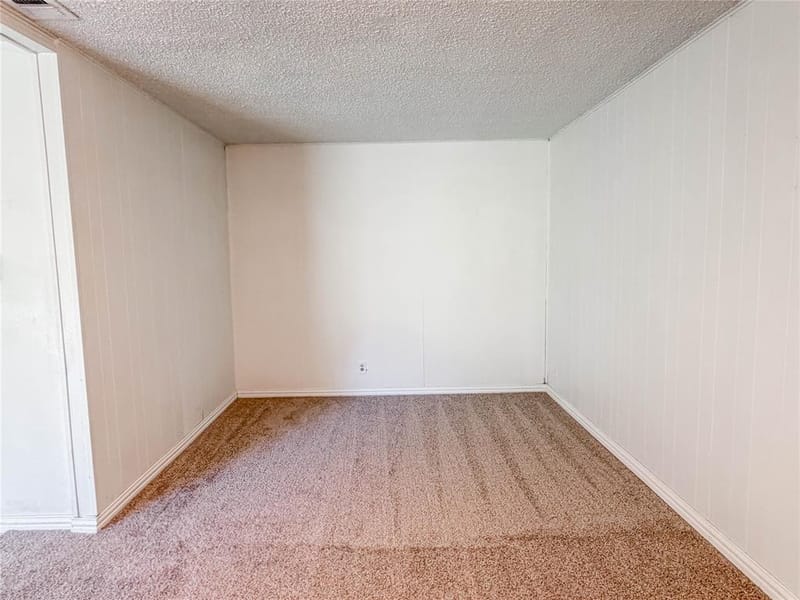 2608 Linda Drive, Ennis TX 75119 - Photo 9