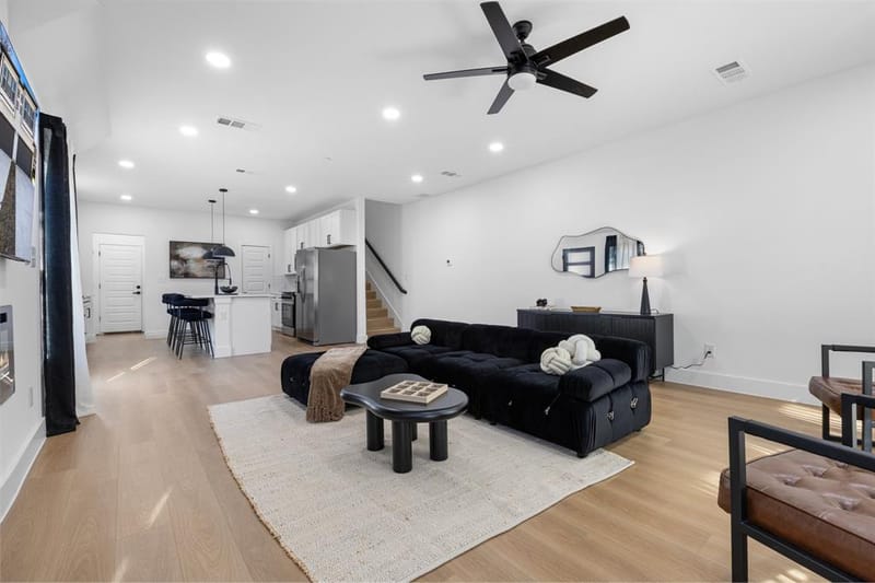 1509 S Barry Avenue, Dallas TX 75223 - Photo 9