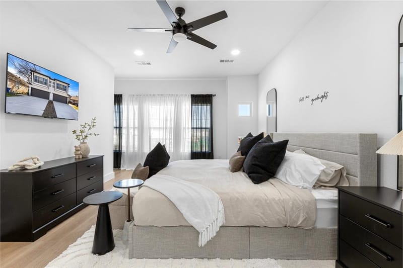 1509 S Barry Avenue, Dallas TX 75223 - Photo 14