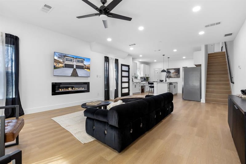 1509 S Barry Avenue, Dallas TX 75223 - Photo 8