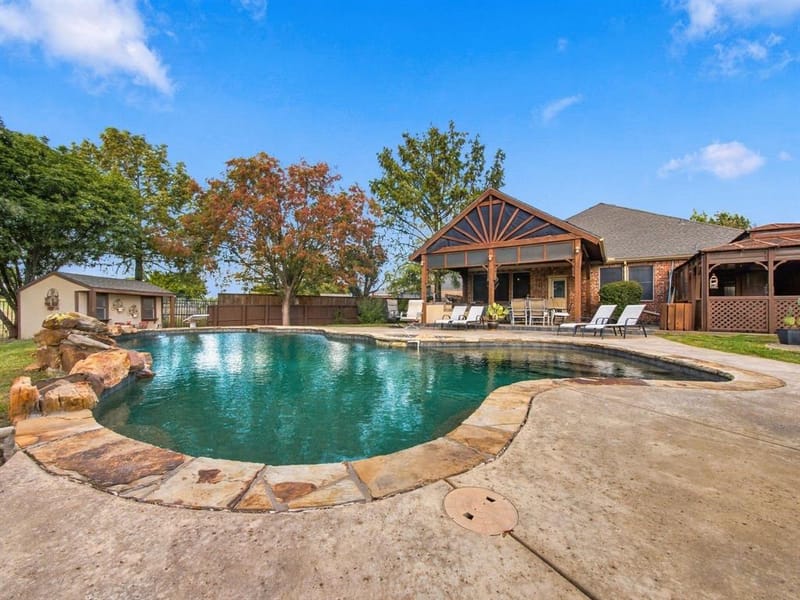 10717 Wolfcreek Lane, Rowlett TX 75089 - Photo 2