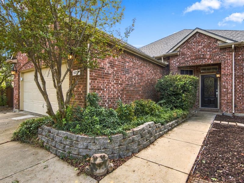 10717 Wolfcreek Lane, Rowlett TX 75089 - Photo 3