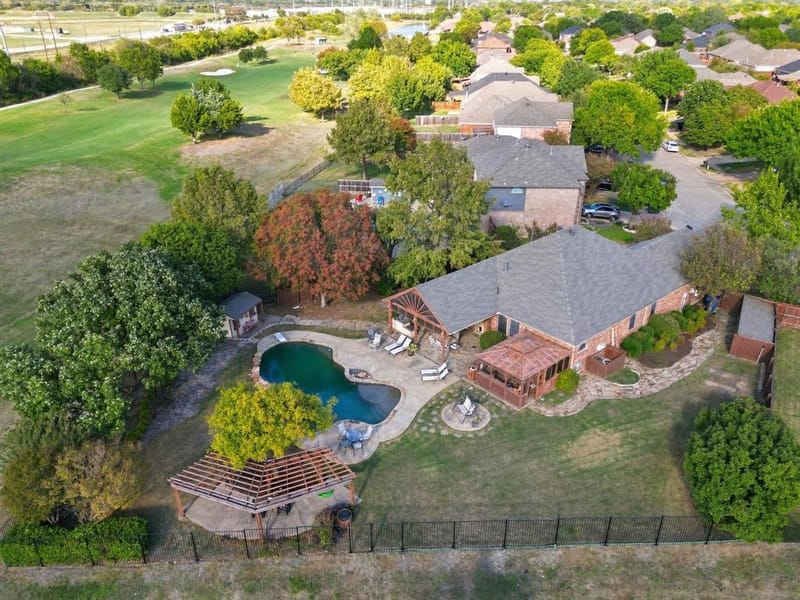 10717 Wolfcreek Lane, Rowlett TX 75089