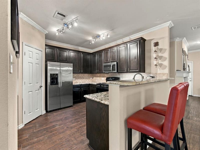 10717 Wolfcreek Lane, Rowlett TX 75089 - Photo 8