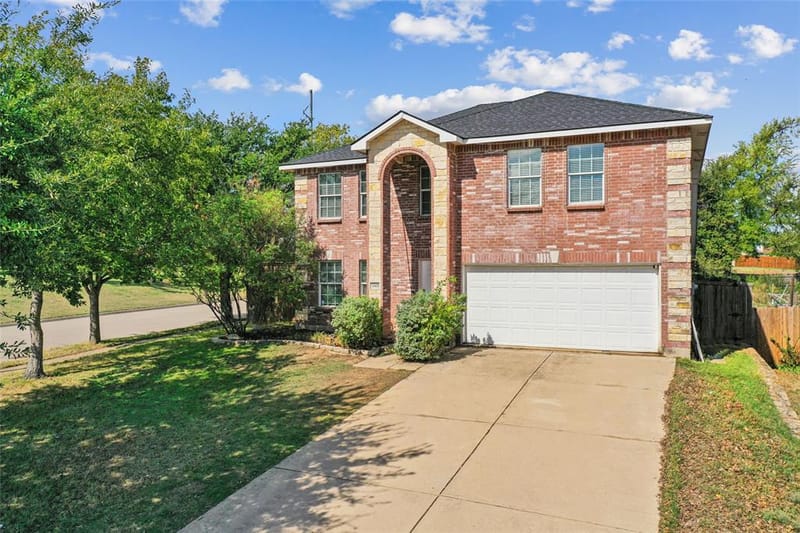 3301 Highpoint Drive, Denton TX 76210 - Photo 2