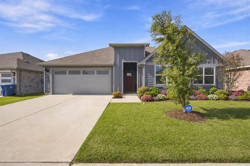 1709 Central Park Drive, Alvarado TX 76009