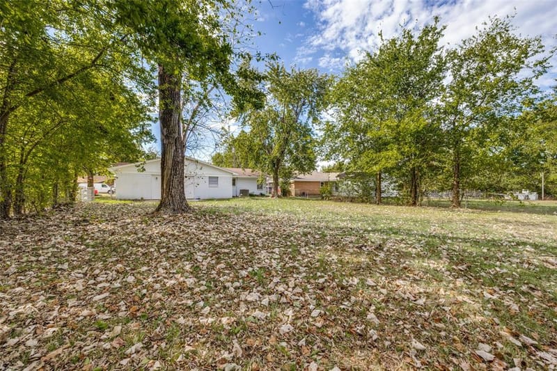 2020 Brown Avenue, Paris TX 75460 - Photo 24