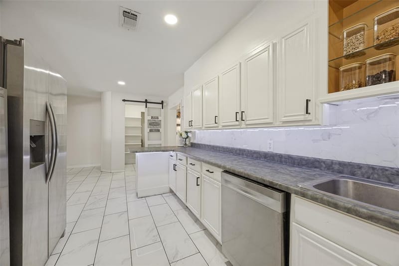 2020 Brown Avenue, Paris TX 75460 - Photo 11