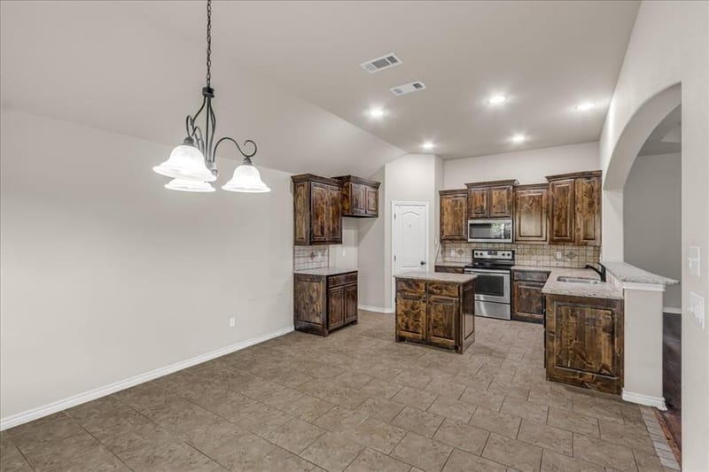 1207 Butterfield Street, Bridgeport TX 76426 - Photo 10