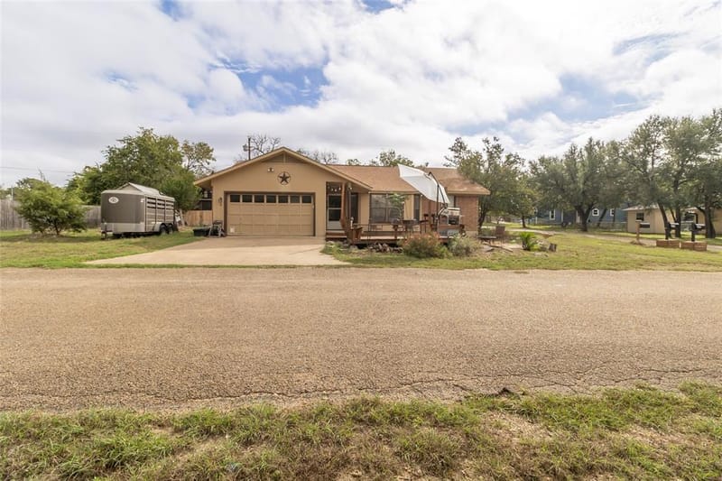 2 N Robin Drive, Belton TX 76513 - Photo 2