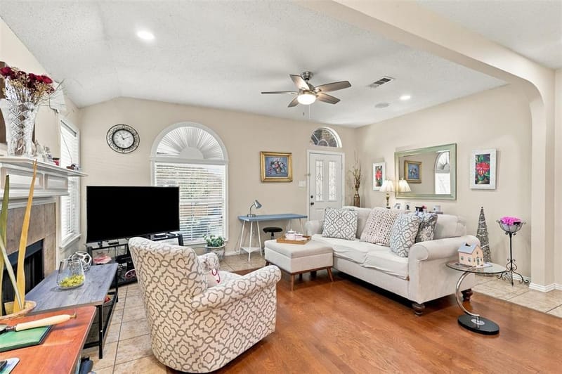 873 Hope Lane, Irving TX 75061 - Photo 5
