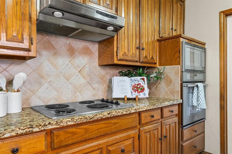 654 Park Lane, Highland Village TX 75077 - Photo 16