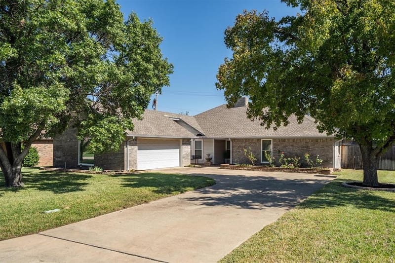 654 Park Lane, Highland Village TX 75077