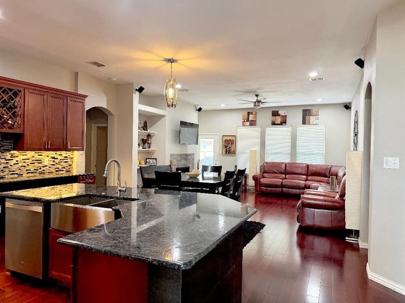 4898 Autumn Hill, Grand Prairie TX 75052 - Photo 8